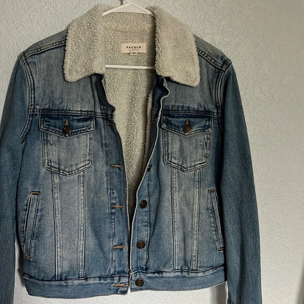 Jean jacket - Picture 1 of 5